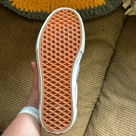 Vans - Picture 4 of 5